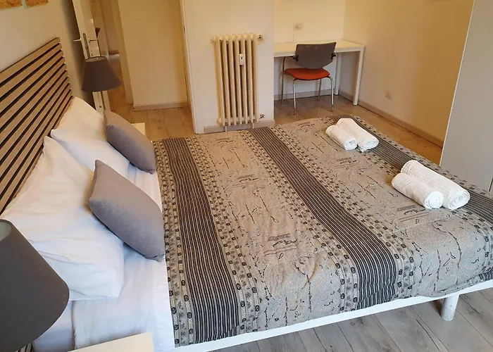 Your Spacious & Lovely Home -4 Queen Bed-